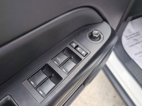 Used 2016 Jeep Compass Sport w/ Power Value Group image 15