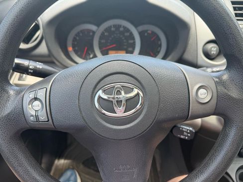 Used 2011 Toyota RAV4 4WD w/ Upgrade Value Pkg image 14