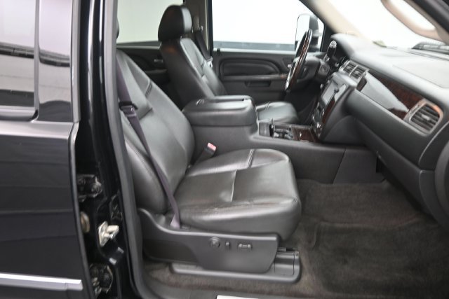 Used 2014 GMC Sierra 2500 Denali w/ Snow Plow Prep Package AWD/4WD image 11