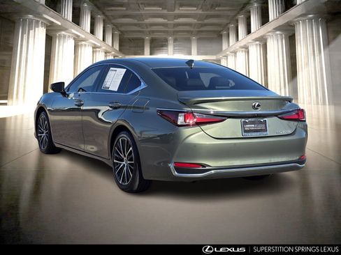 Certified 2025 Lexus ES 300h w/ Premium Package image 7