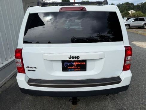 Used 2016 Jeep Patriot 75th Anniversary w/ Power Value Group AWD/4WD image 4