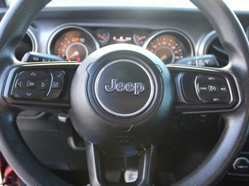 Used 2022 Jeep Wrangler Unlimited Sport AWD/4WD image 16