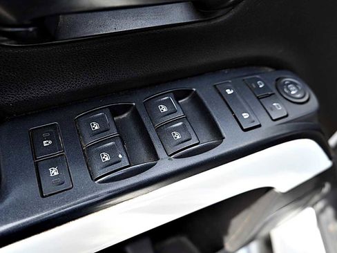 Used 2015 Chevrolet Silverado 3500 LTZ image 16