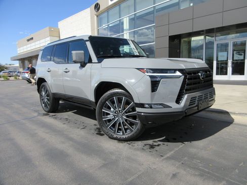 Used 2026 Lexus GX 550 w/ Accessory Package (2T) AWD/4WD image 13