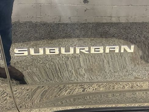 Used 2021 Chevrolet Suburban Premier AWD/4WD image 29