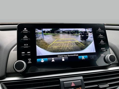 Used 2022 Honda Accord Touring image 27
