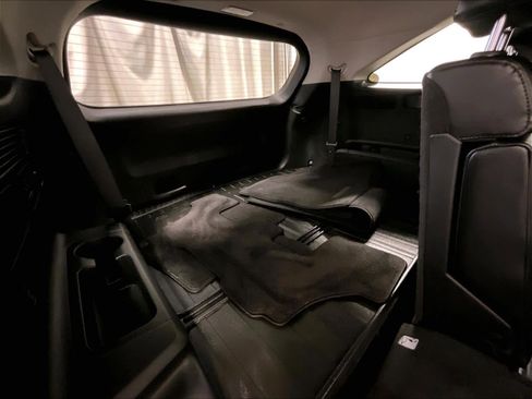 Used 2024 Kia Sorento S w/ Panoramic Sunroof Package image 17