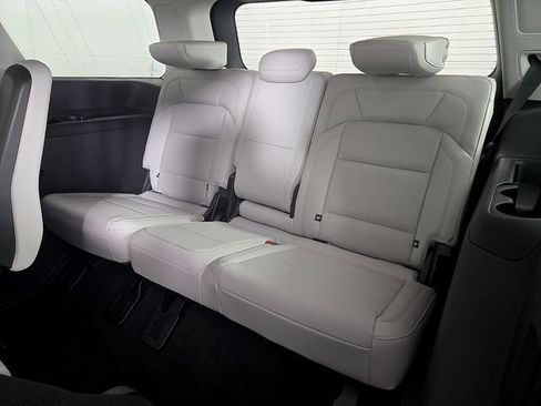 Certified 2025 Lincoln Navigator Reserve AWD/4WD image 12