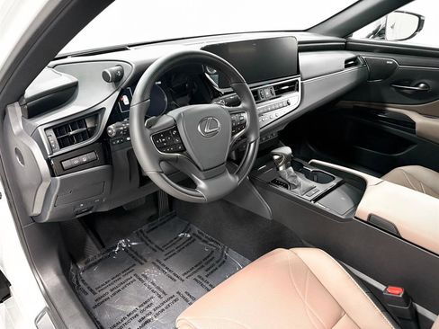 New 2025 Lexus ES 350 Ultra Luxury image 5