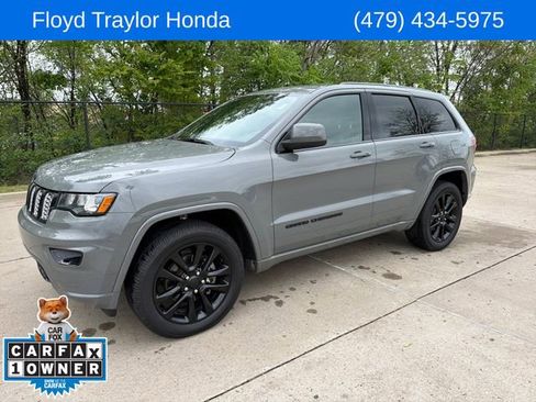 Used 2020 Jeep Grand Cherokee Altitude image 1