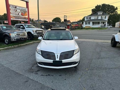 Used 2018 Lincoln MKT AWD w/ Technology Package image 6