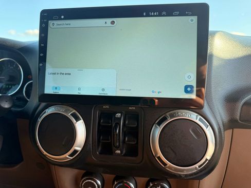 Used 2016 Jeep Wrangler Unlimited Sahara w/ Connectivity Group image 28