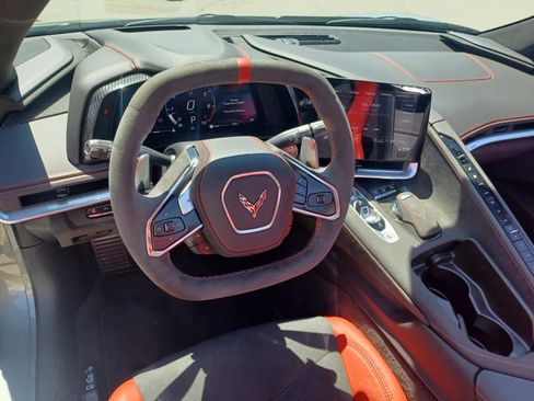 Used 2022 Chevrolet Corvette Stingray Premium Conv w/ Z51 Performance Package RWD image 15