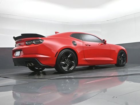 Used 2021 Chevrolet Camaro LT w/ RS Package image 51