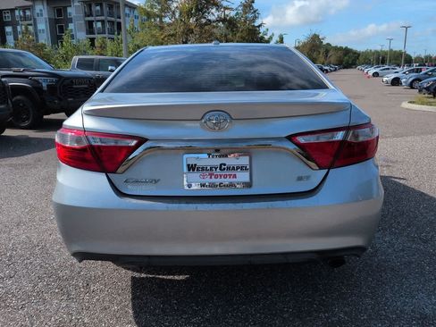 Certified 2017 Toyota Camry SE w/ Moonroof Package FWD image 5