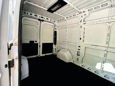 Used 2025 RAM ProMaster 2500 w/ Convenience Group FWD image 20