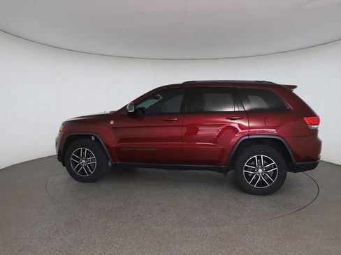 Used 2017 Jeep Grand Cherokee Trailhawk w/ Trailhawk Luxury Group AWD/4WD image 8