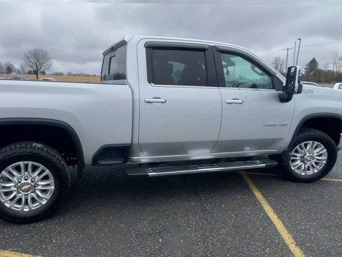 Certified 2022 Chevrolet Silverado 3500 High Country w/ Z71 Off-Road Package AWD/4WD image 9