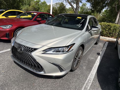 Used 2022 Lexus ES 350 w/ Premium Package FWD image 4