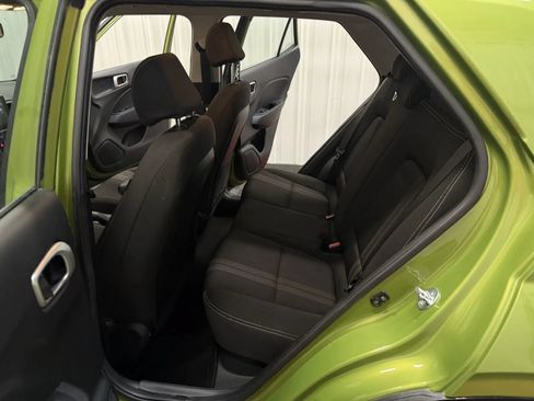 Used 2023 Hyundai Venue SEL FWD image 38