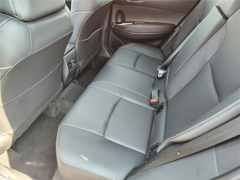 Used 2023 Toyota Corolla Cross XLE image 28