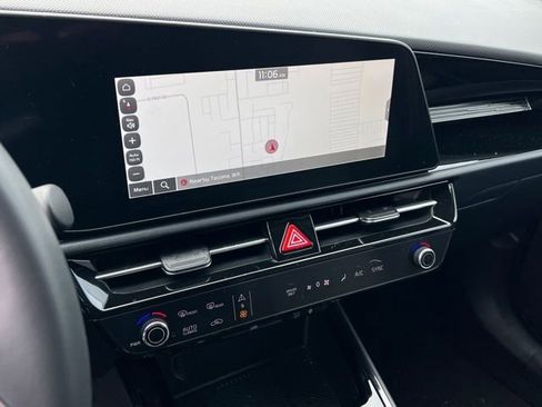 Certified 2024 Kia Niro EX image 20