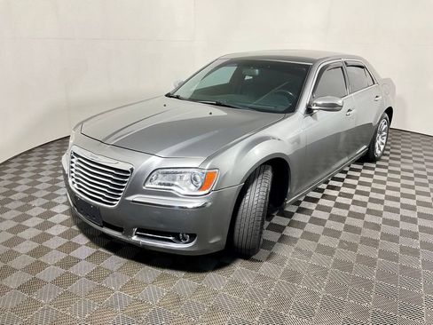 Used 2012 Chrysler 300 Limited RWD image 7