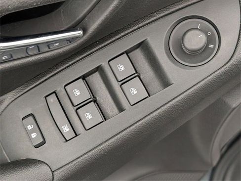 Used 2019 Chevrolet Trax LT w/ LT Convenience Package image 11