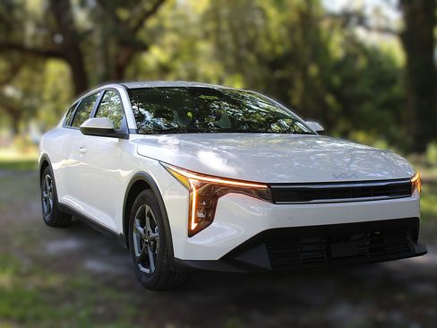 New 2026 Kia K4 FWD image 3