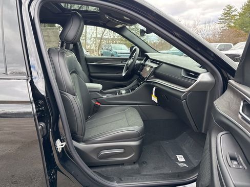 New 2026 Jeep Grand Cherokee Altitude AWD/4WD image 29