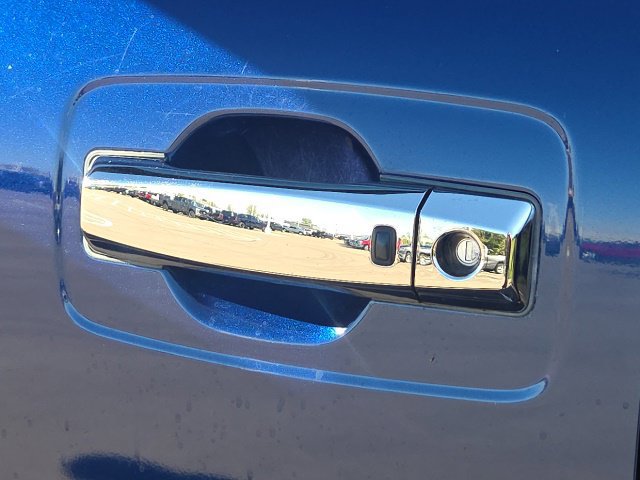 Used 2018 Nissan Titan Platinum Reserve w/ Platinum Utility Package AWD/4WD image 18