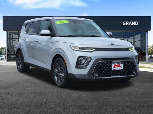 Used 2020 Kia Soul EX FWD image 2