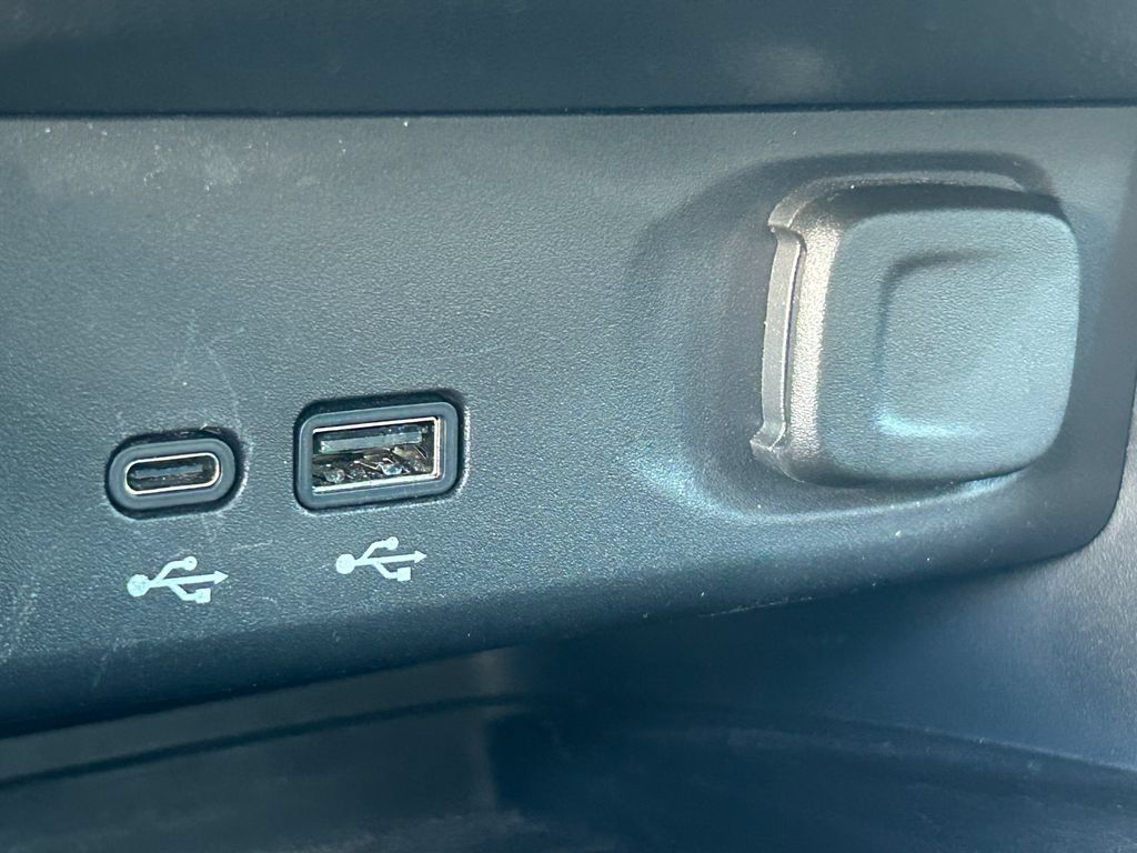Used 2024 Buick Envista Avenir FWD image 43