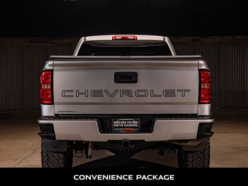 Used 2018 Chevrolet Silverado 1500 Custom w/ Custom Value Package AWD/4WD image 8