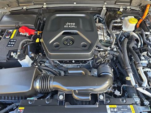 Used 2022 Jeep Wrangler Unlimited Rubicon 4xe w/ Dual Top Group image 17