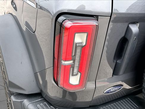 Used 2023 Ford Bronco Badlands w/ Sasquatch Package AWD/4WD image 28