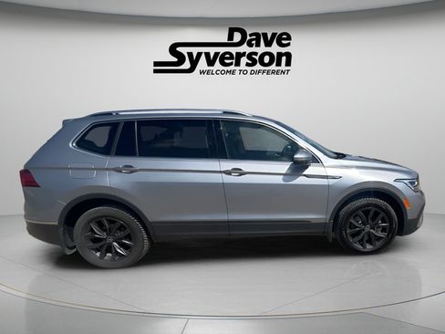 Used 2022 Volkswagen Tiguan SE AWD/4WD image 6