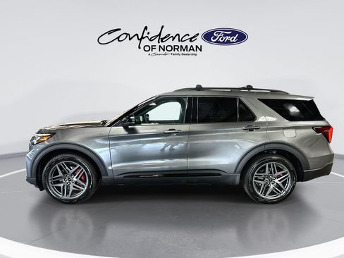 New 2026 Ford Explorer ST-Line w/ ST-Line Street Pack RWD image 5