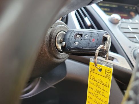 Used 2017 GMC Terrain SLE w/ Chrome Edition FWD image 34
