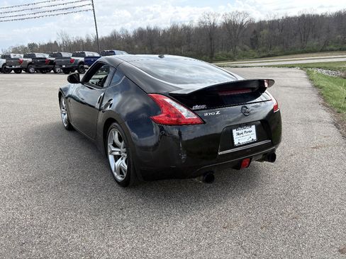 Used 2009 Nissan 370Z Touring w/ Sport Pkg image 3