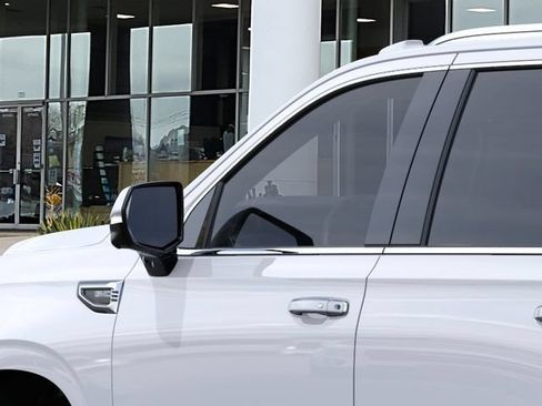 New 2026 GMC Yukon Denali w/ Advanced Technology Package AWD/4WD image 12