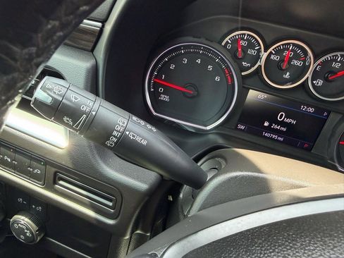 Used 2021 Chevrolet Suburban LT RWD image 51