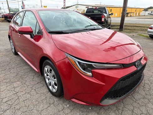 Used 2021 Toyota Corolla LE image 5