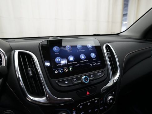 Used 2020 Chevrolet Equinox Premier image 6