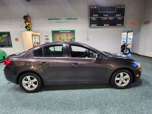 Used 2015 Chevrolet Cruze LT image 6
