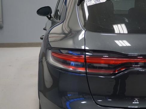 Certified 2026 Porsche Macan AWD/4WD image 6