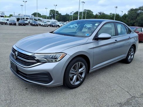 Used 2024 Volkswagen Jetta SE FWD image 8