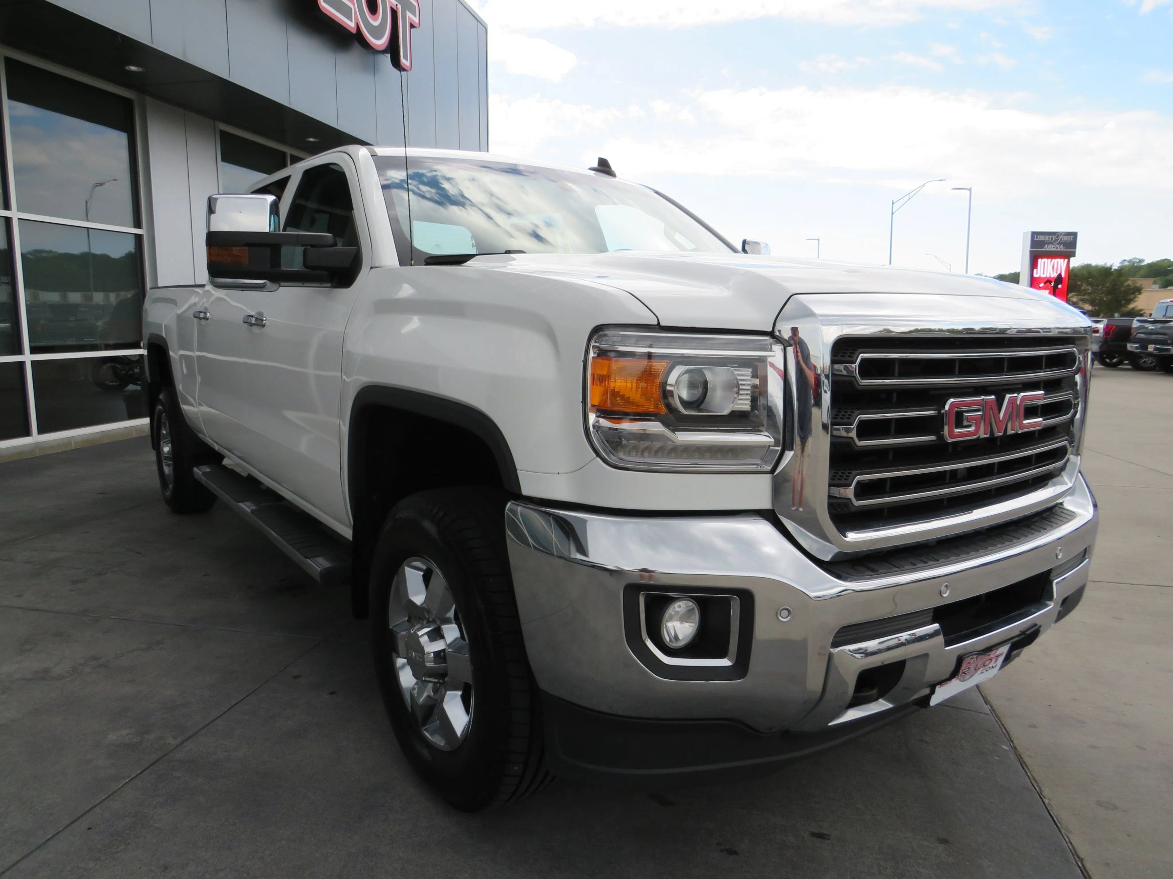 Used 2015 GMC Sierra 3500 SLT AWD/4WD image 9