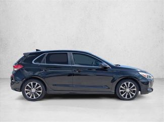Used 2019 Hyundai Elantra GT FWD video 4