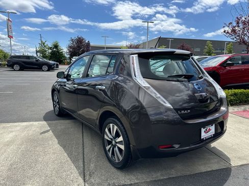 Used 2016 Nissan Leaf SV FWD image 3
